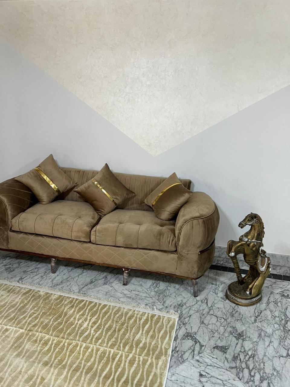 Luxury 10 Minutes From Airport Full Services *