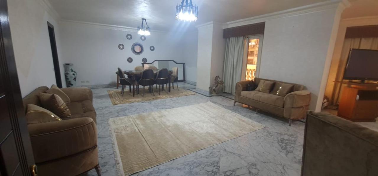 Luxury 10 Minutes From Airport Full Services *