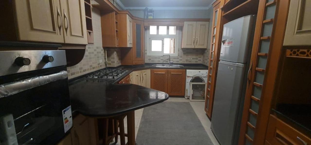 Luxury 10 Minutes From Airport Full Services Apartment Cairo