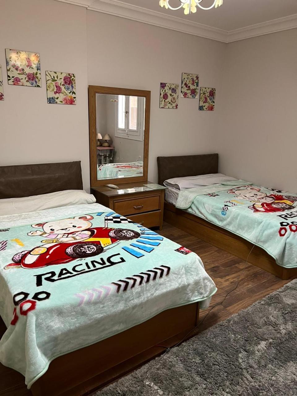 Luxury 10 Minutes From Airport Full Services Apartment *