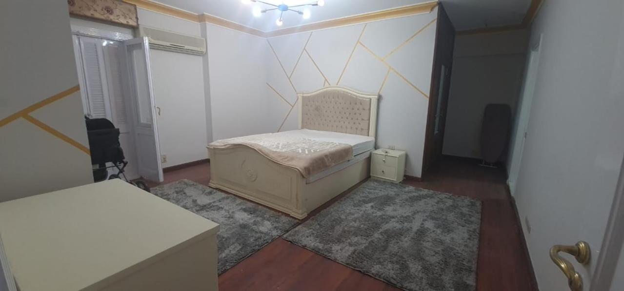 Luxury 10 Minutes From Airport Full Services Le Caire